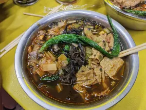 新月螺蛳粉(立新路店)