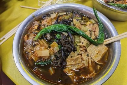 新月螺蛳粉(立新路店)