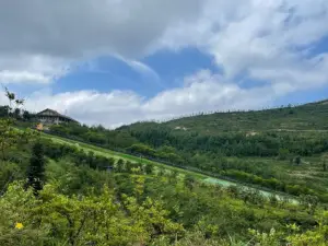 Wanzhong Mountain Scenic Area