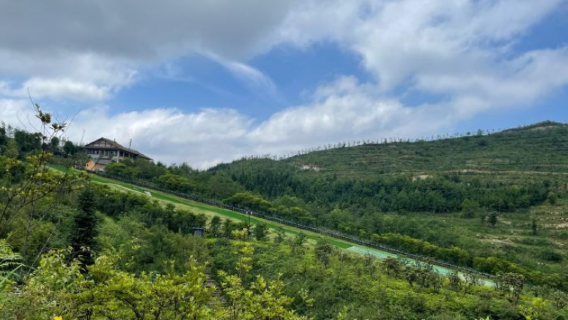 Wanzhong Mountain Scenic Area
