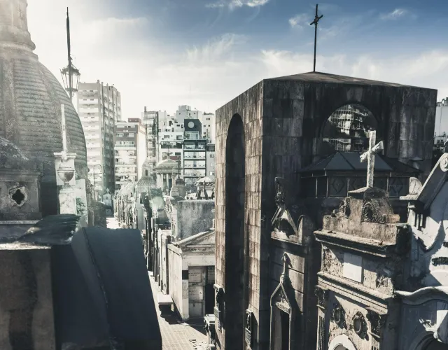 Tumbas extravagantes en la Recoleta