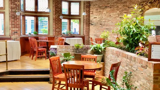 Phoebe's Restaurant & Coffee Lounge