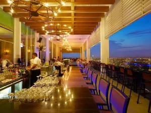 Alto Sky Lounge