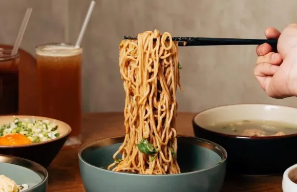 發愣吃