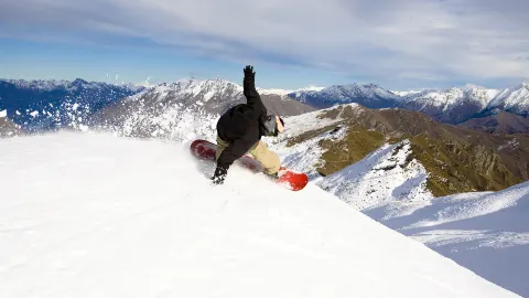 Skiing in Queenstown attraction in Otago