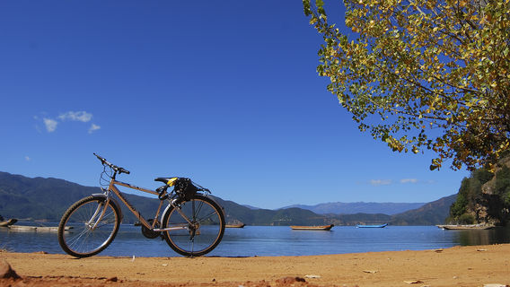 Cycling in Luguhu
