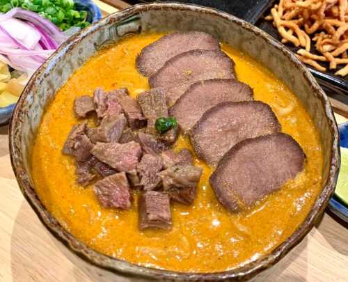 Khao-so-i (ข้าวโซอิ)