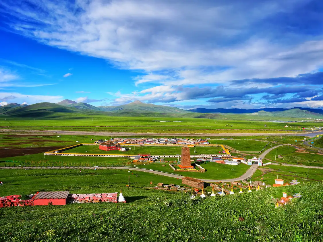 Hotels near Seda Jinma Grassland