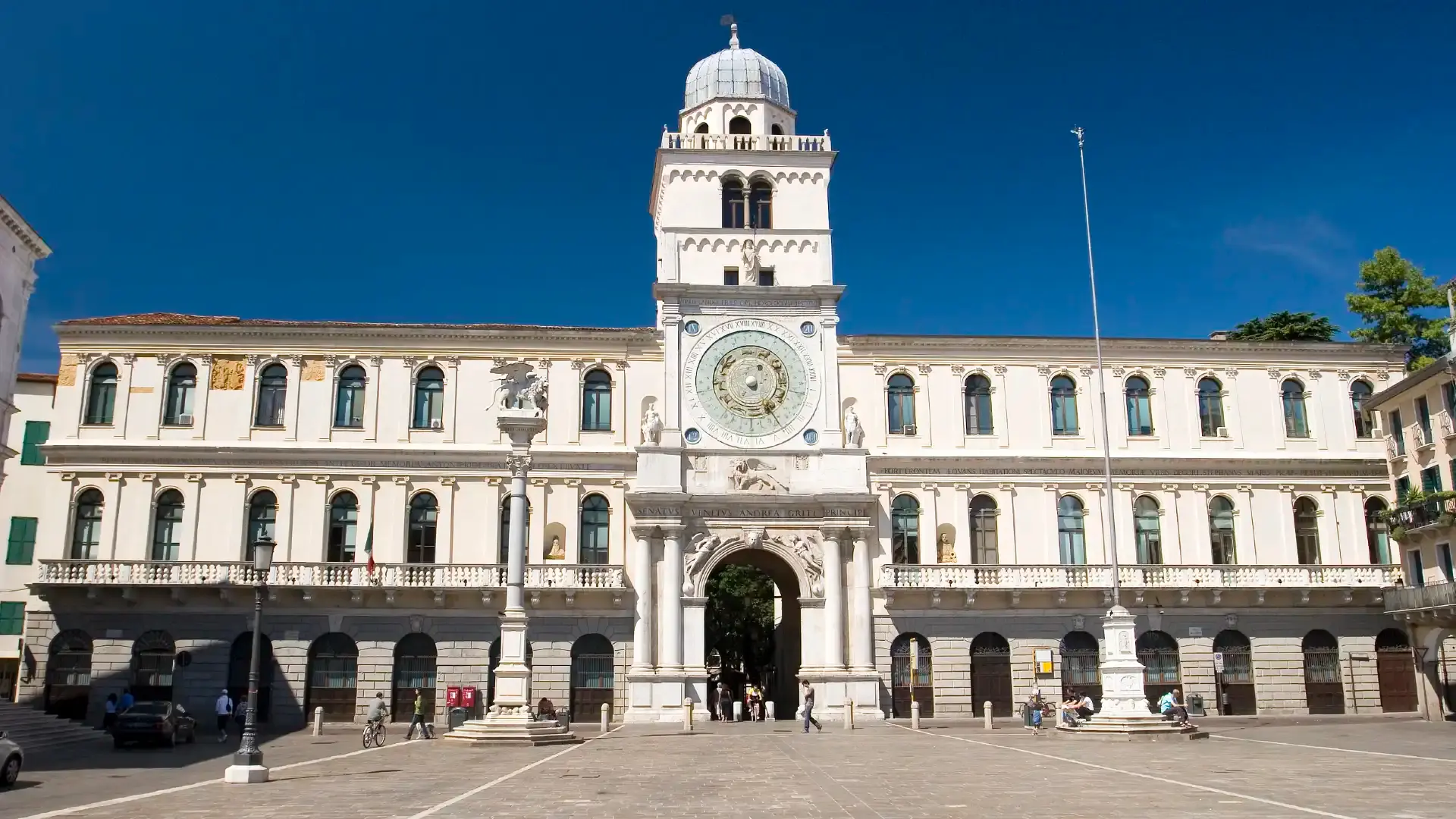 Hotels near Palazzo del Capitanio