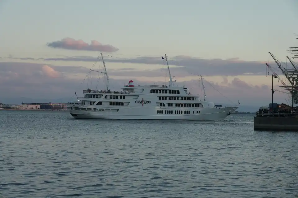 5_The Kobe Cruise Concerto