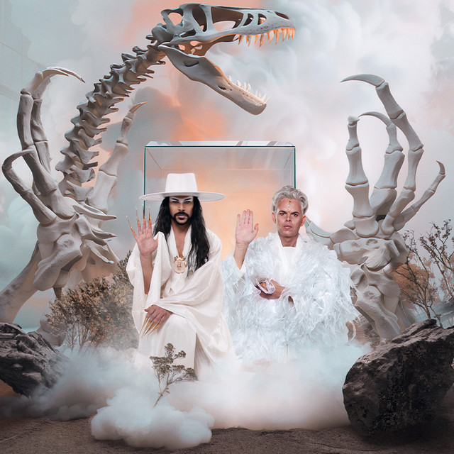 ペティス・タウンシップ | Empire Of The Sun《Ask That God: Afterlife》ツアー | Morton Amphitheater