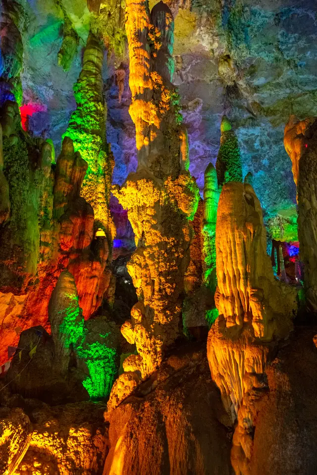 Yiliang Cave Exploration
