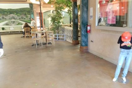 Moonside Bakery & Cafe