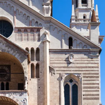 Stazione Verona Porta Vescovo周辺のホテル