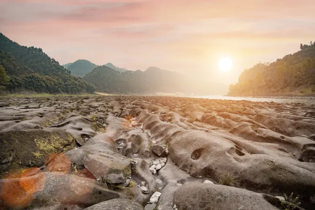 Горячие источники Отели в г. Лэшань