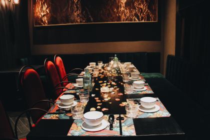 昆明喜舍清欢高空露台设计师酒店(昆明万象城店)·歡BAR·高空泳池威士忌酒廊