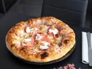 Habituè Loungebar Pizzeria