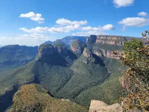 Three Rondavels View Point