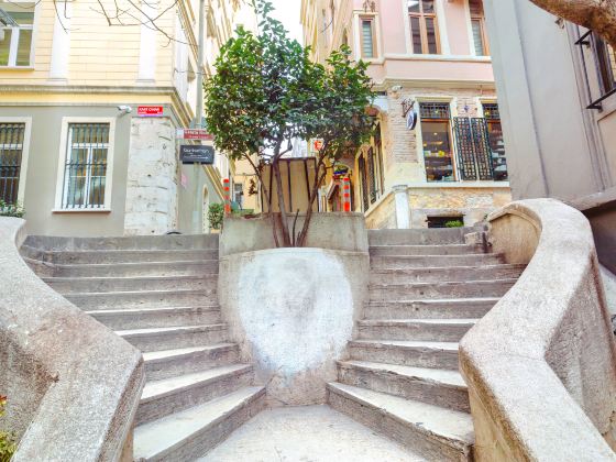 Kamondo Stairs