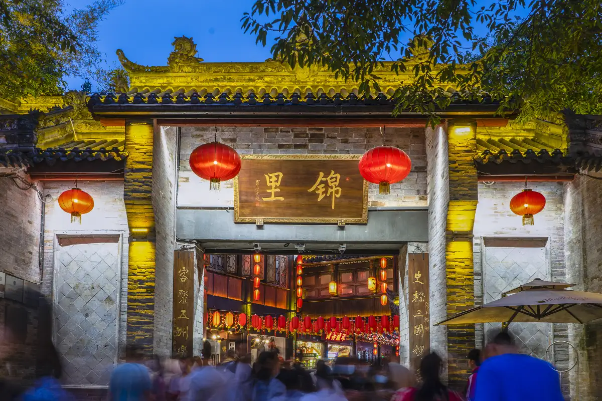 15+ Hour or Overnight Chengdu Layover: The Full Experience