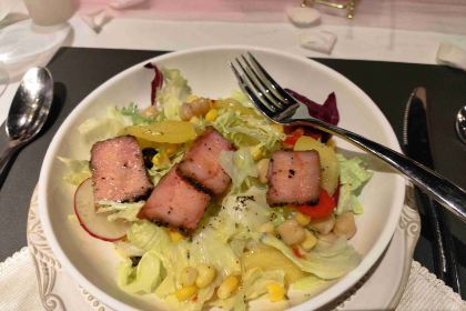 Flaky clouds ART CONCEPT RESTAURANT