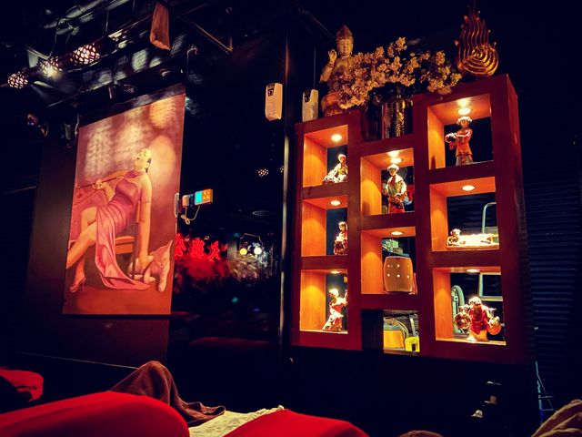 似茶館又似Salon嘅中式懷舊復古風按摩店