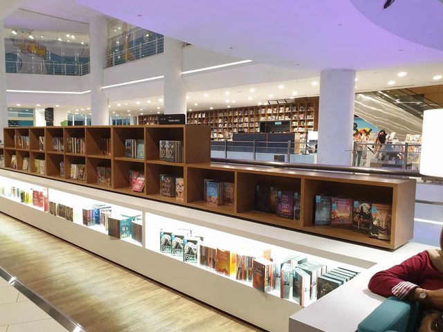 BookXcess Gurney Paragon