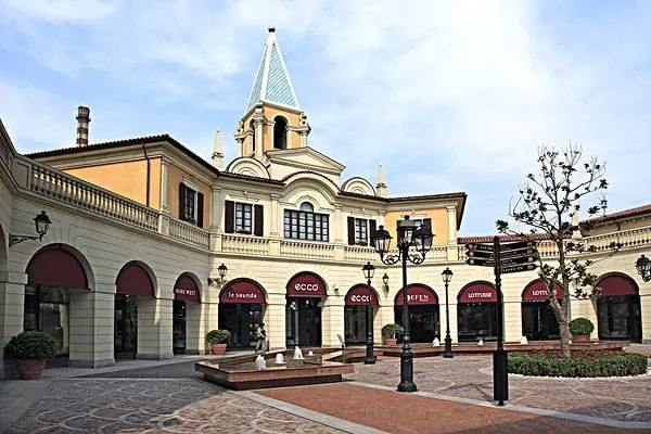 Florentia Village3
