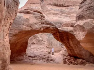 Sand Dune Arch