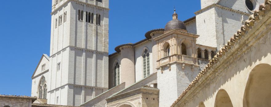 アッシジ、フランチェスコ聖堂と関連修道施設群