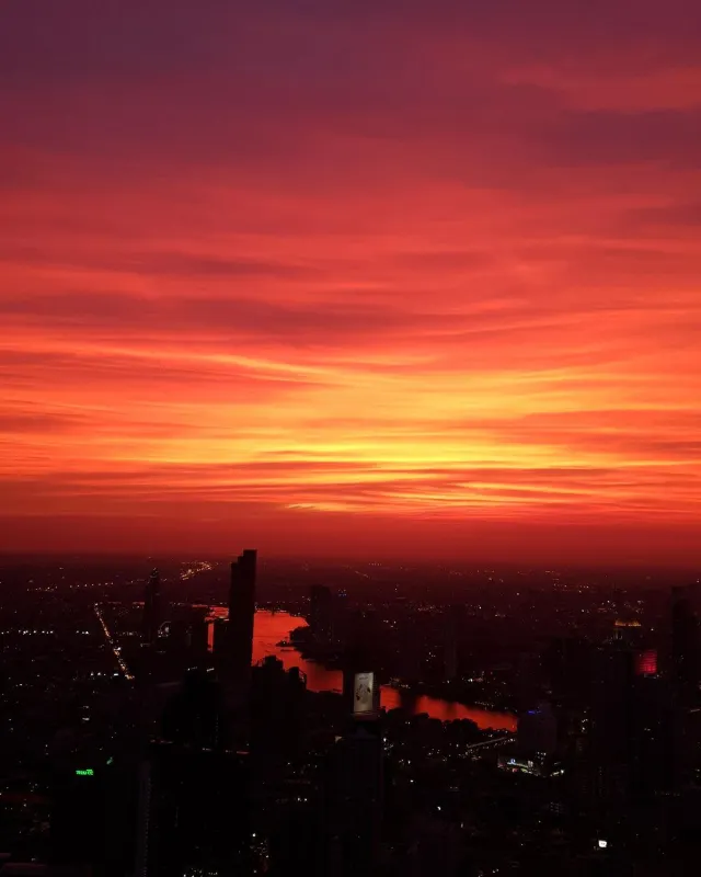 ชวนดูพลุปีใหม่สุดปังที่ มหานคร สกายวอลค์