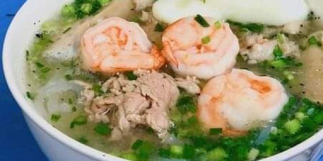 QUÁN BÚN NƯỚC CÔ GIÀU VỚI MÌ TRỘN VÀ NƯỚC LÈO ĐẬM ĐÀ