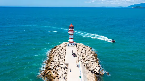 Shenzhou Peninsula Lighthouse