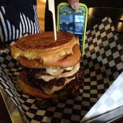 The Burgernator 여행 사진