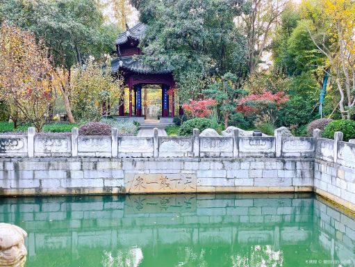 Zhenjiang Jinshan Scenic Spot - The First Spring in the World