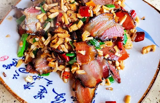 大鍋大灶柴火飯莊（虹橋中路店）