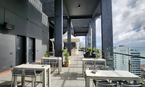 Vistas Bar