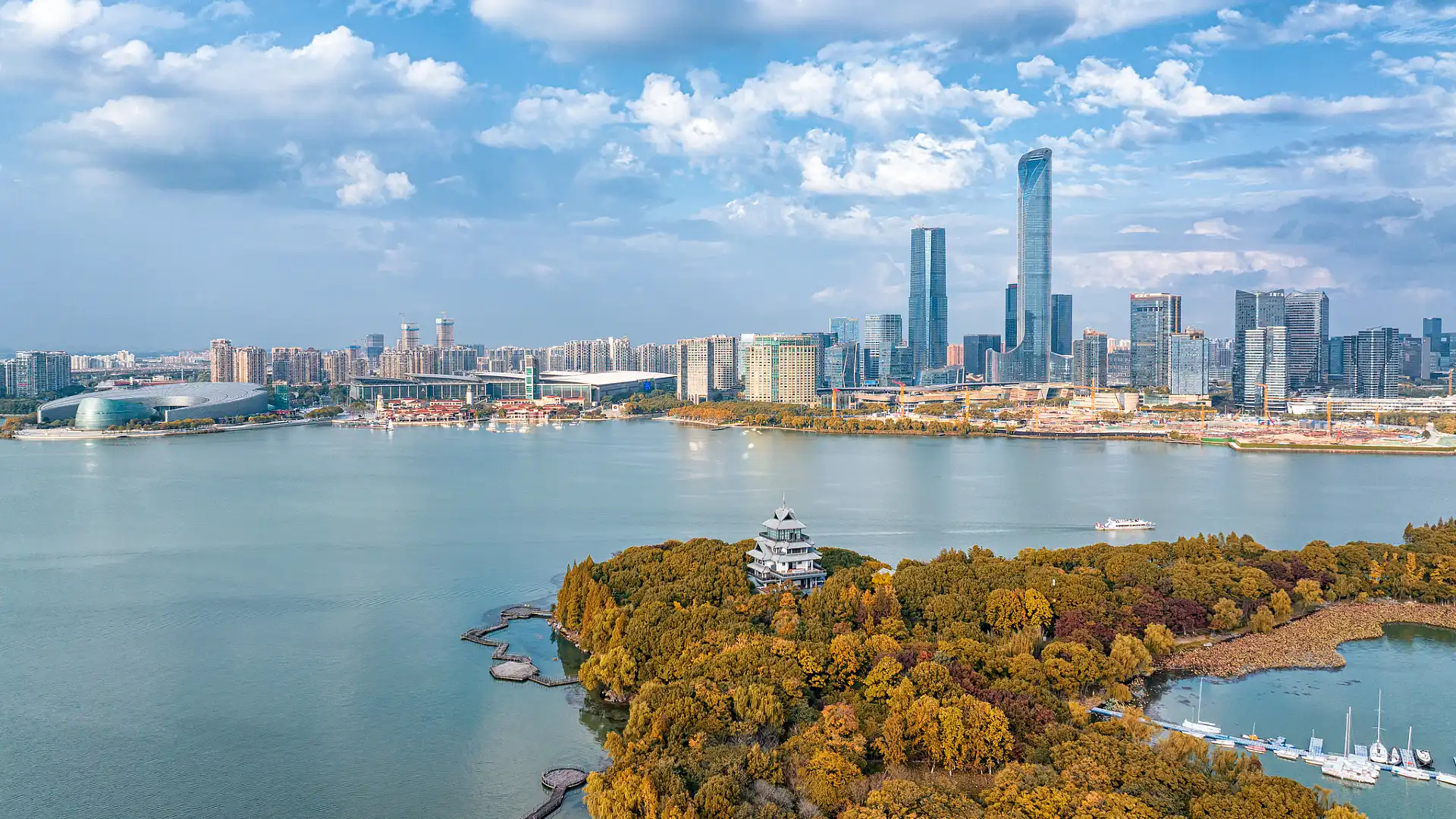 Hotels near Jinji Lake