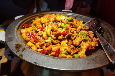 六月雪干锅(绵阳凯德广场店)