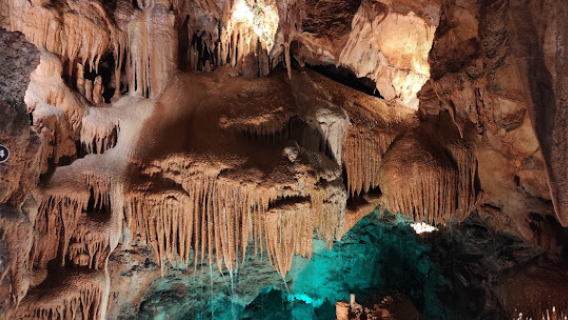 Mira de Aire Cave