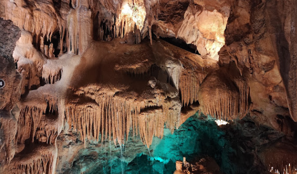Mira de Aire Cave