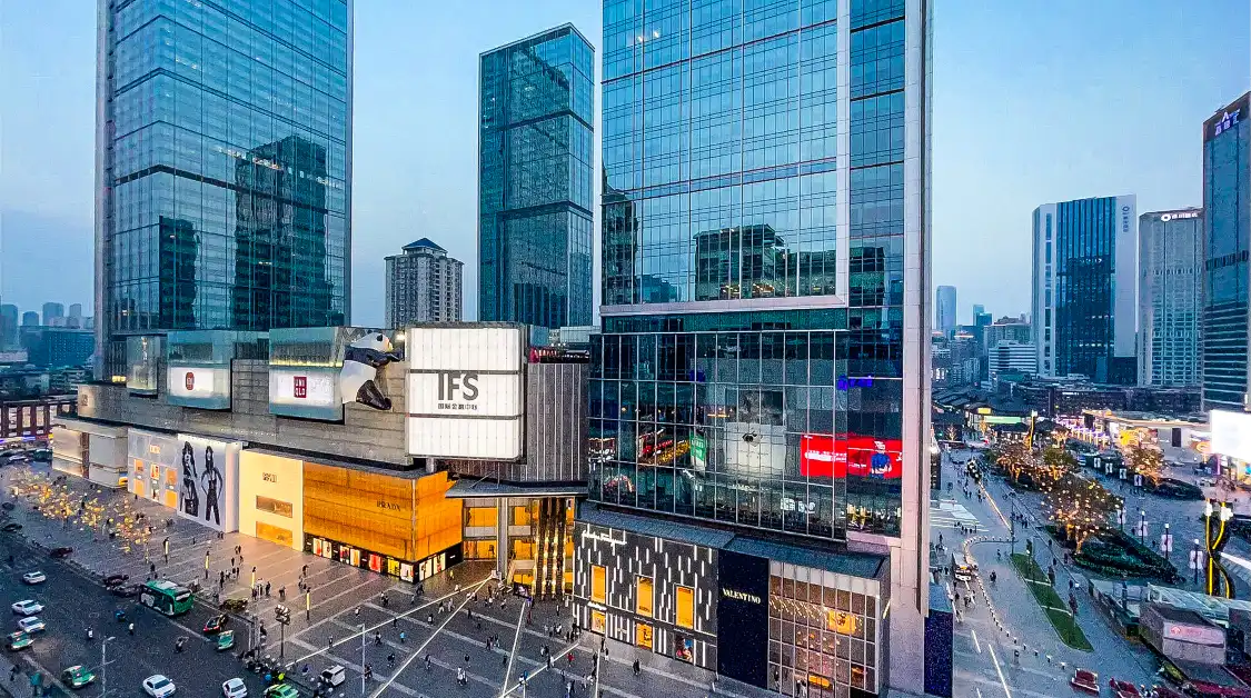 Hotels near Chengdu IFS Sculpture Garden