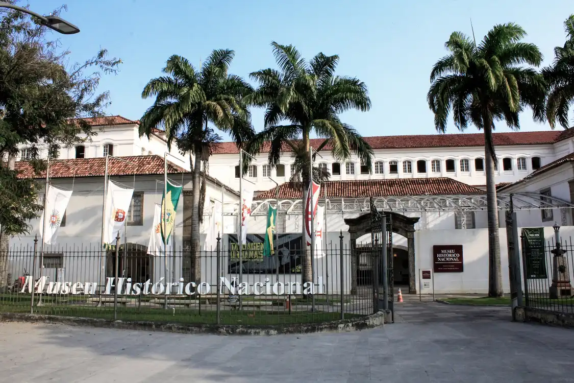 Hotel dekat National Historical Museum