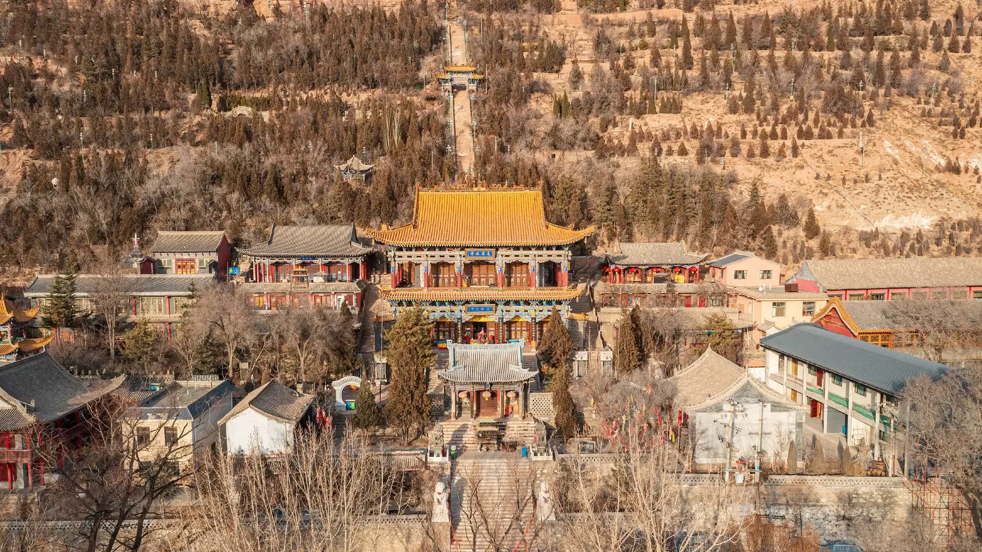 Hotels near Tulou Temple