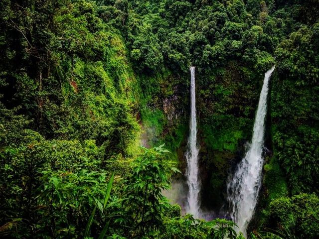 Majestic twin waterfall 