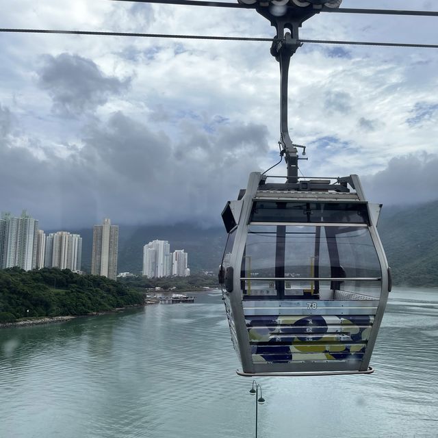 搭著纜車來一趟大嶼山仙境之旅 