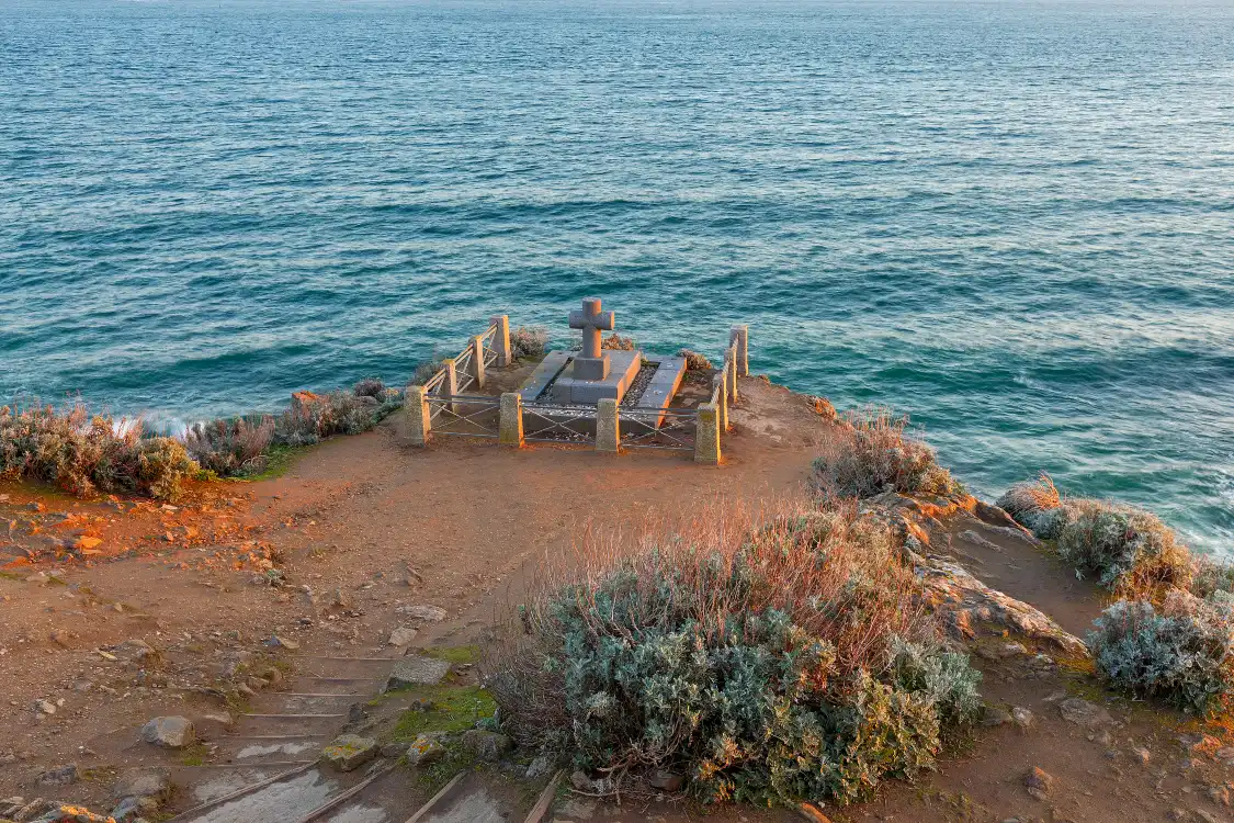 Hotels near Longkou Qimu Island