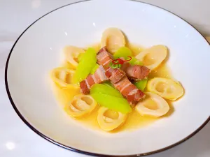 YANLAIXUAN