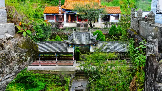 鳳慶石洞寺