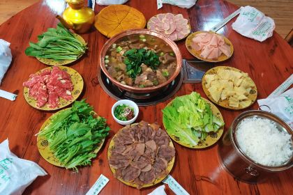 金记土牦牛火锅